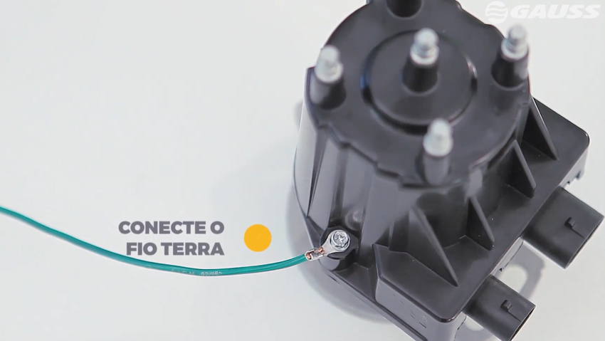 Fio terra ligado ao parafuso de fixação do módulo HEI