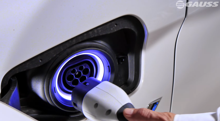 Carregador do carro hibrido plug-in