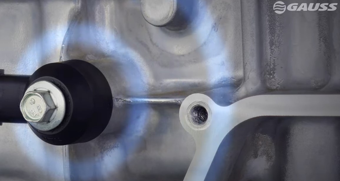 Sensor de detonação "escutando" as vibrações do motor